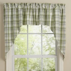 Time In A Garden - Green Plaid Swags 72'' X 36''